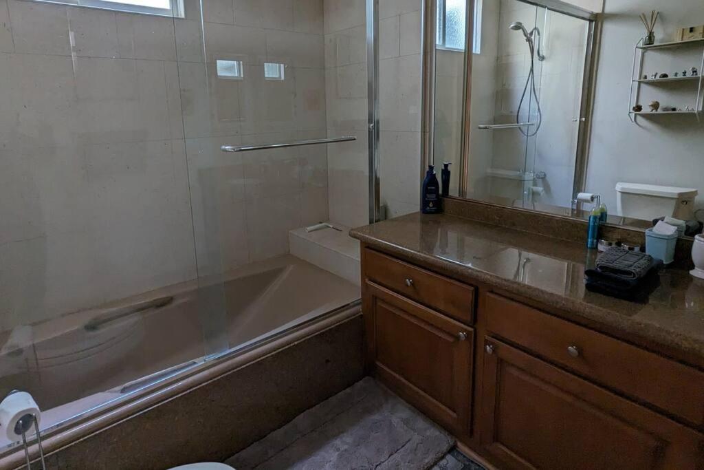 Spacious 2 Bedrooms. Prime Location Los Angeles Eksteriør bilde