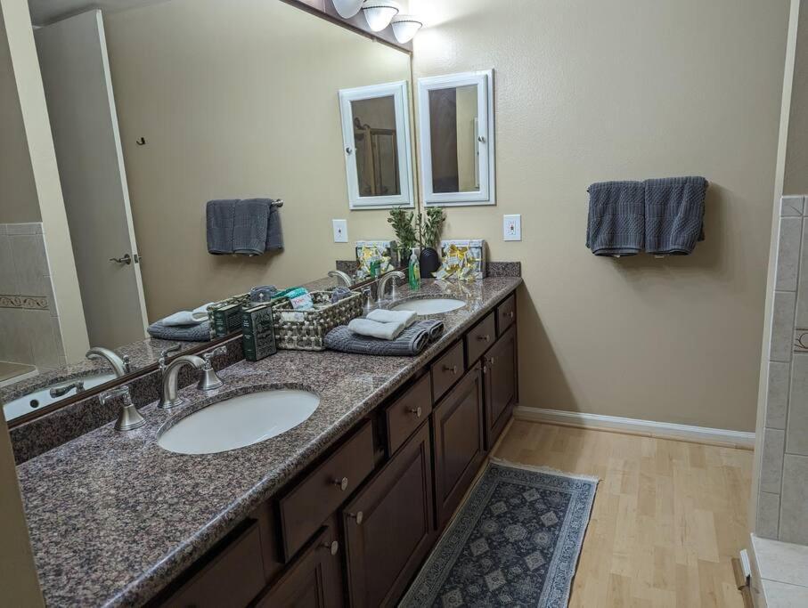 Spacious 2 Bedrooms. Prime Location Los Angeles Eksteriør bilde